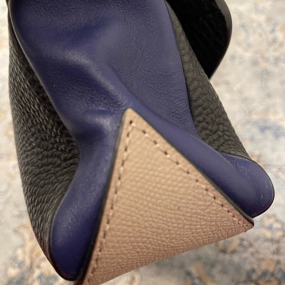 Marc Jacob beautiful leather clutch - Picture 4 of 9